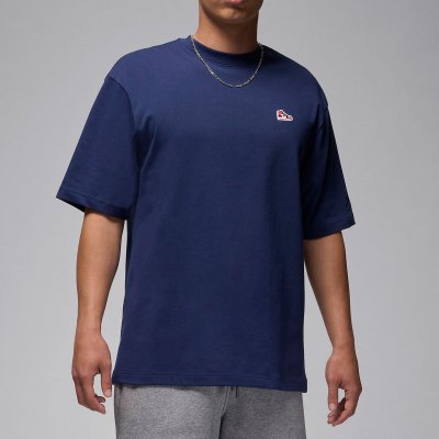 Футболка Jordan Brand Sneaker Patch Футболка Jordan Brand Sneaker Patch