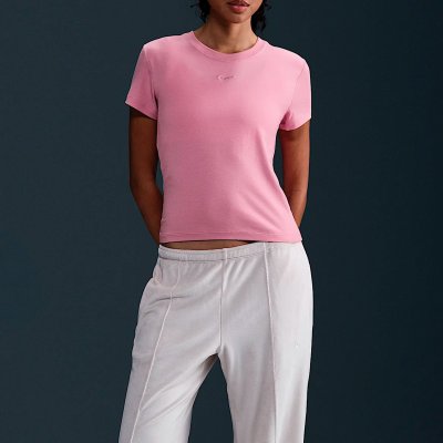 Футболка женская Nike Sportswear Chill Knit